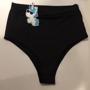 High rise booty bottoms